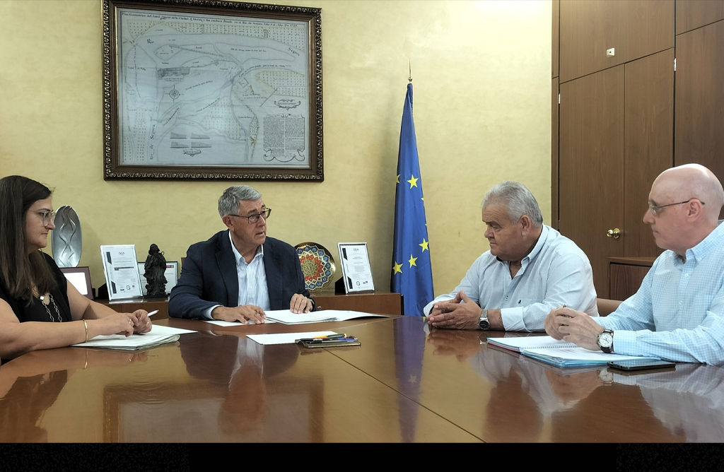 La CHS analiza con el Ayuntamiento la situaci�n del talud de la rambla de L�bor a la altura de Las Vi�as-Carivete